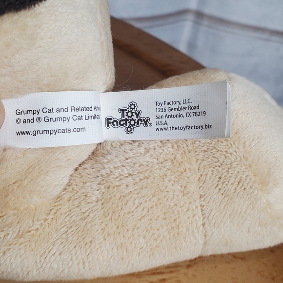 Toy Factory Grumpy Cat Stuffed Animal Plush Toy Kitten Size 12" - Picture 8 of 8